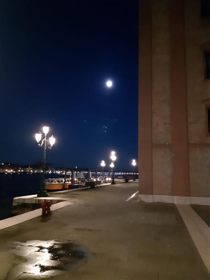 Апартаменты Giudecca Molino Stucky Венеция Экстерьер фото